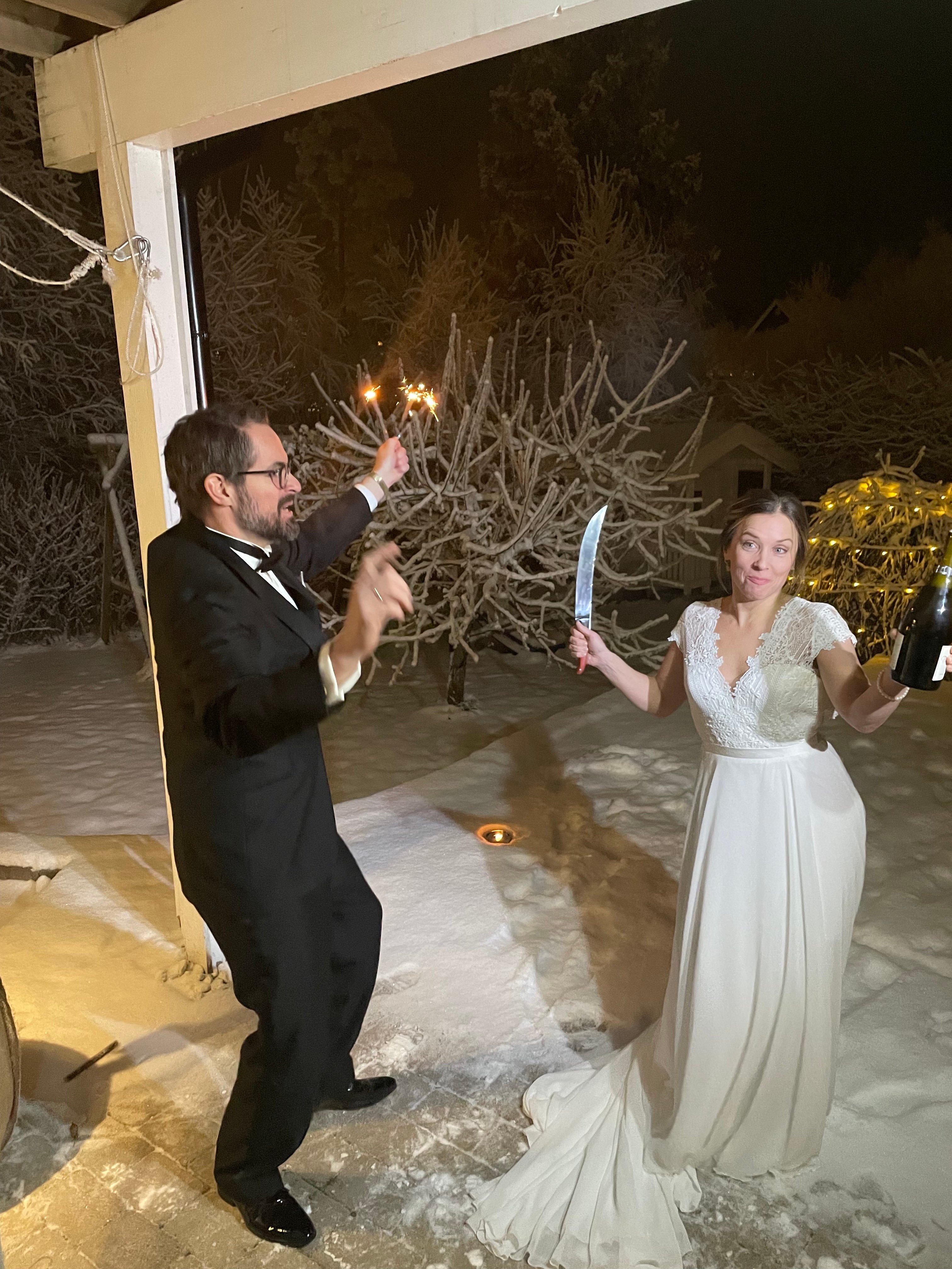 Newly weds in the snow